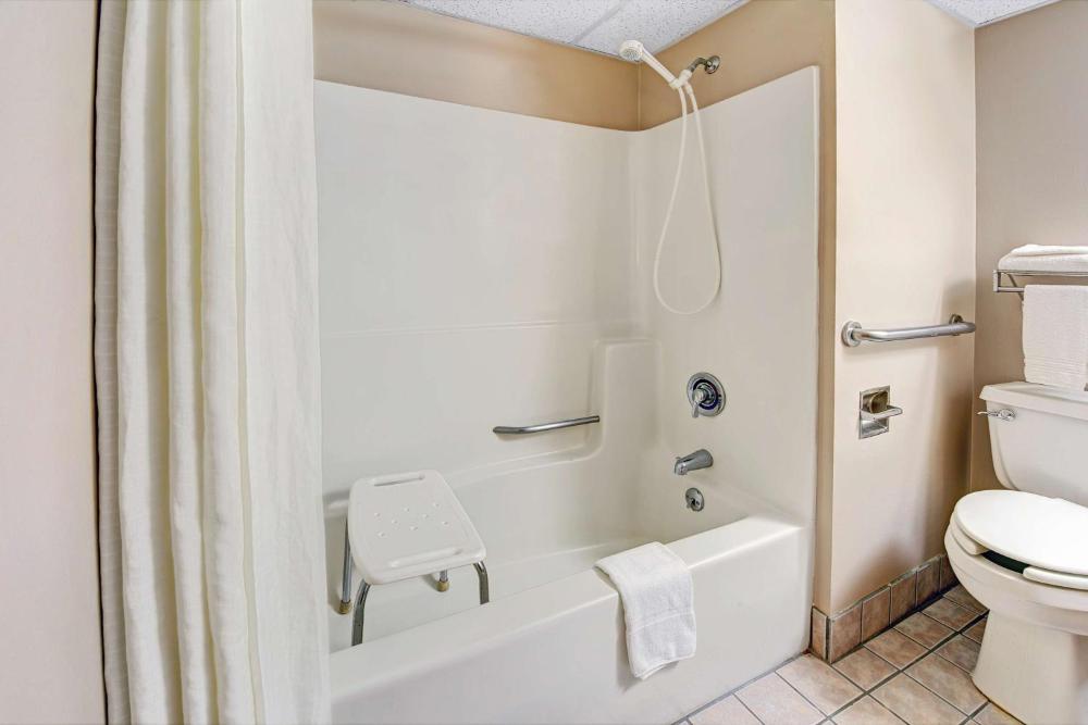 Queen Room - Disability Access/Non-Smoking interior